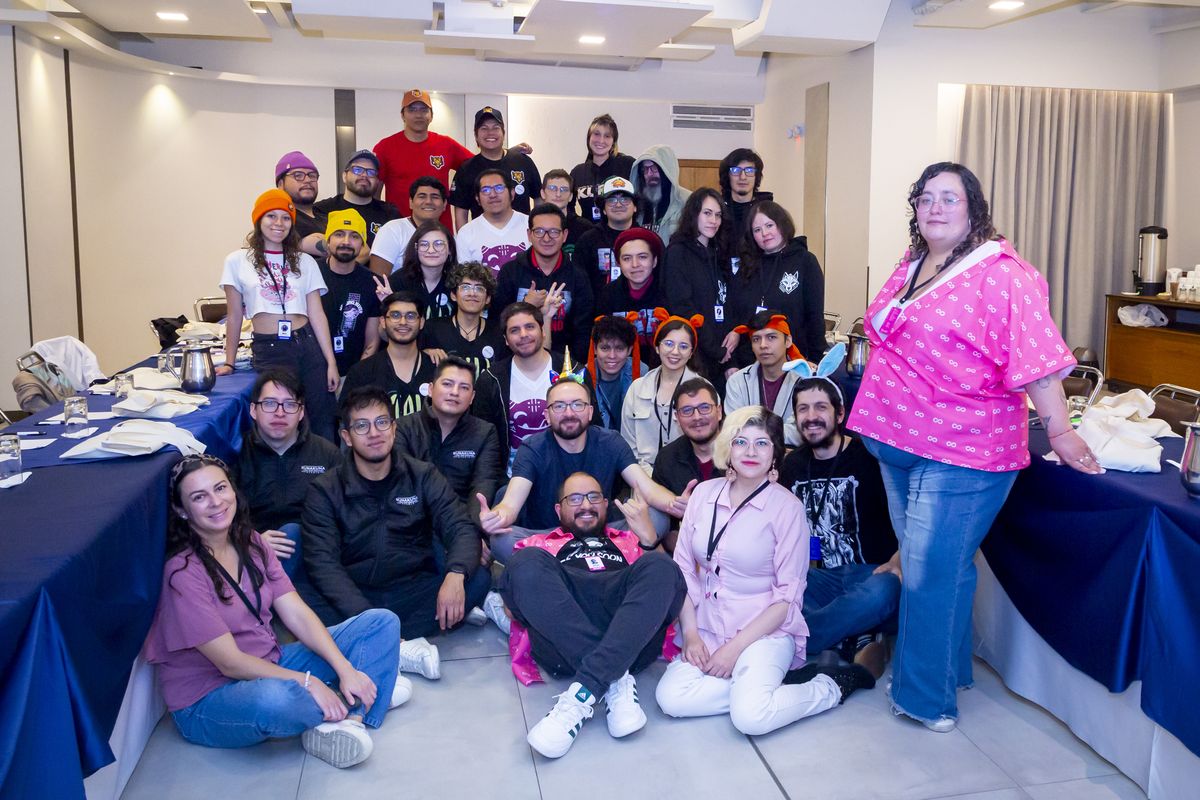 Estudiantes y mentores de La Escuela GTC en el encuentro de junio 2025